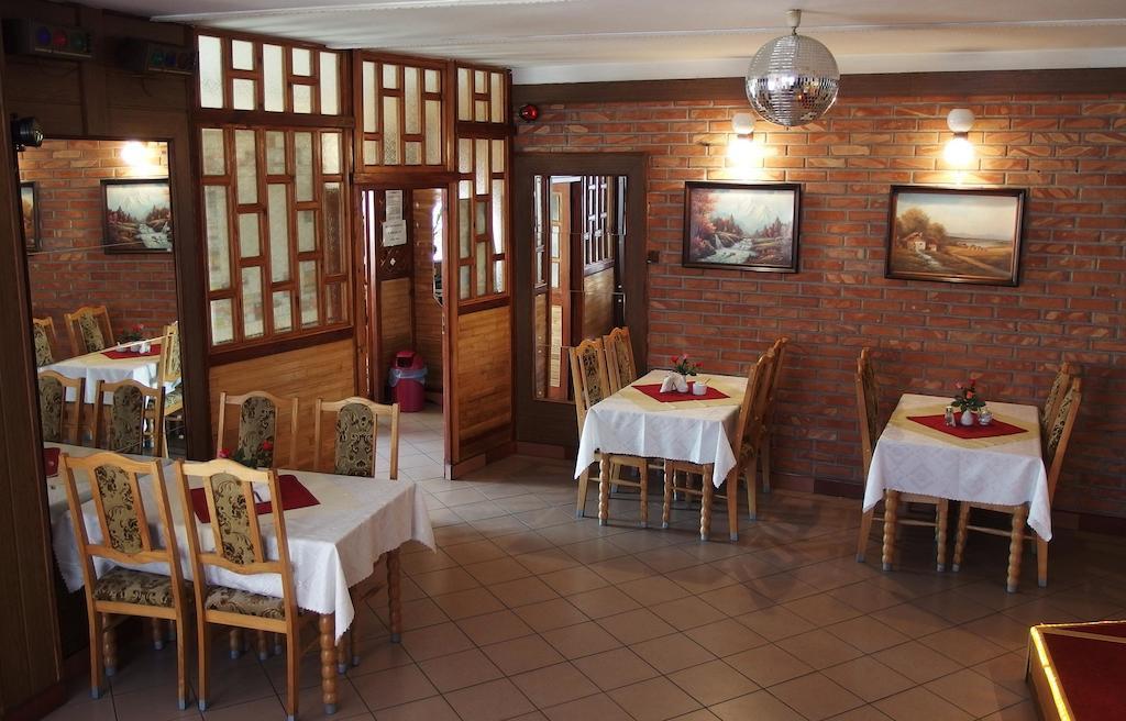 Hotelik Mazury Olecko Exteriör bild